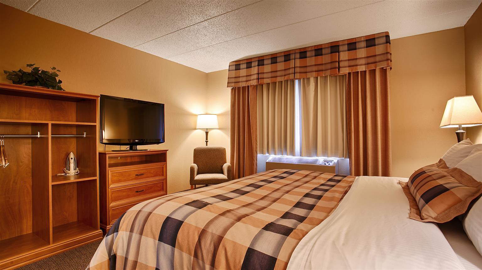 Locanda Western Derby Eagle River