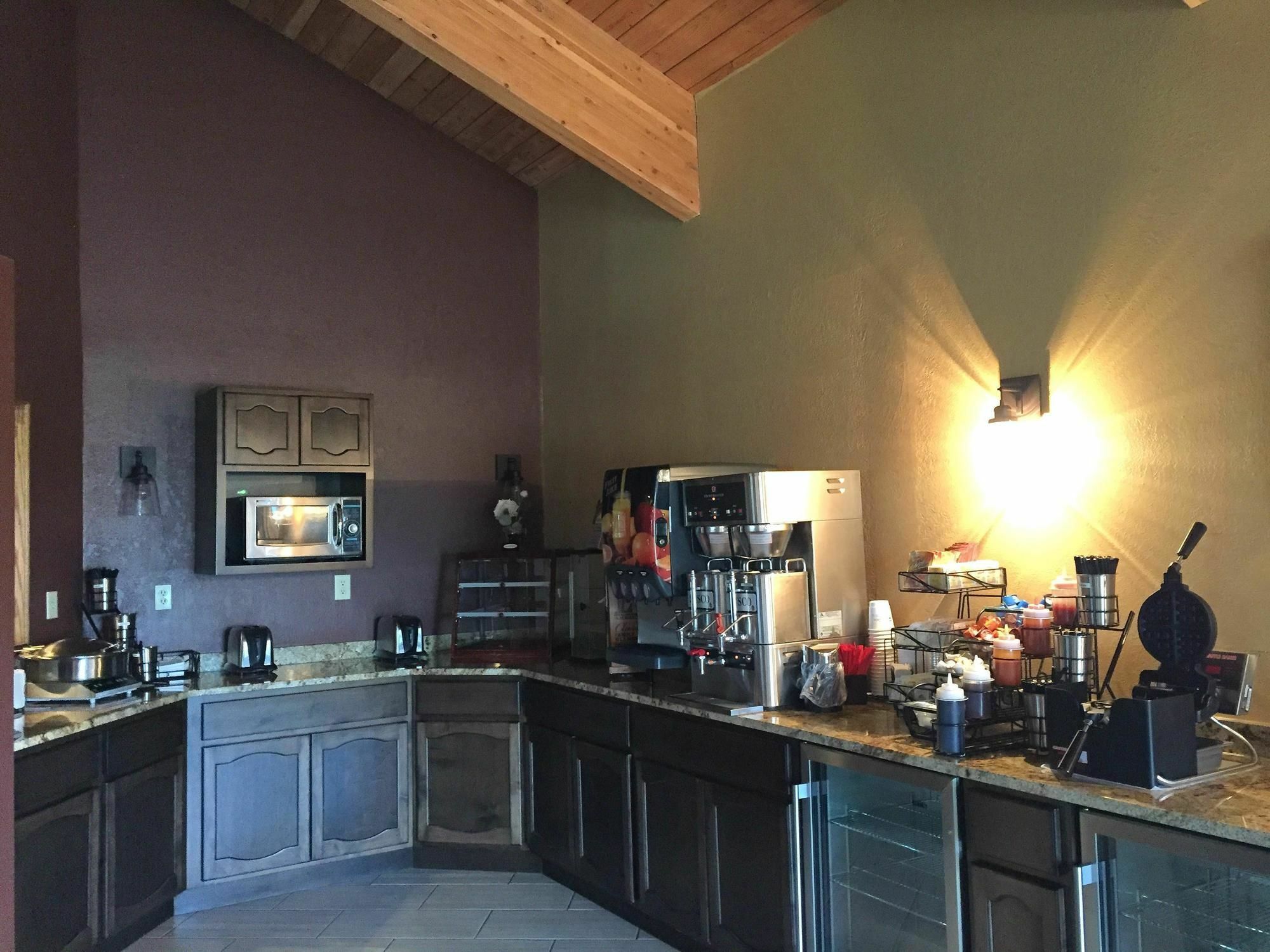 Inn Western Derby Eagle River
